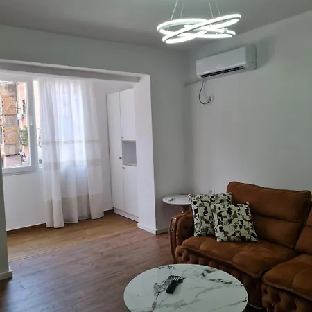 Apartment Louis Tirana